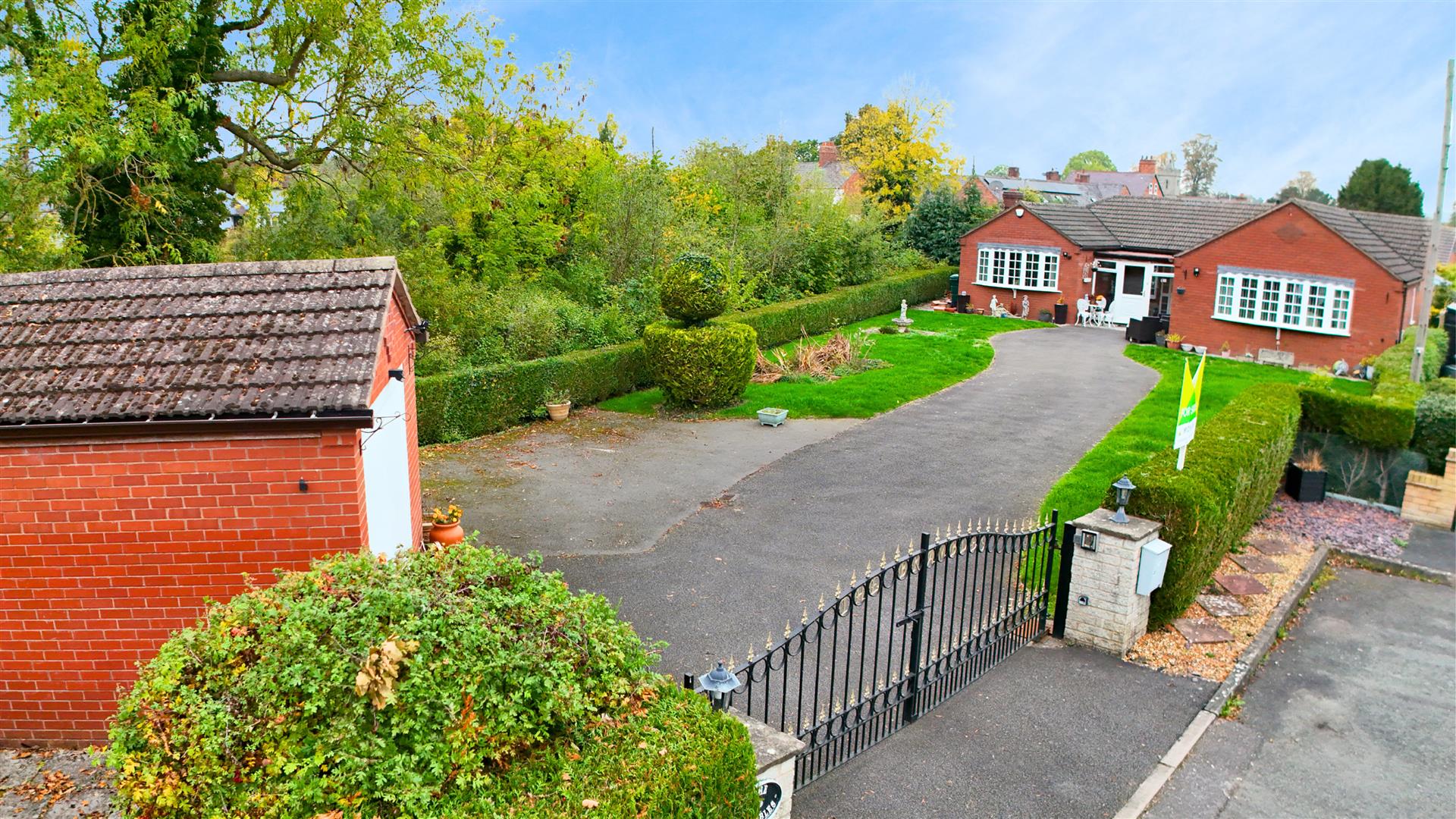 The Brambles 10 Pool Drive, Shrewsbury, SY4 4BQ For Sale The Brambles 10 Pool Drive, Shrewsbury, SY4 4BQ For Sale